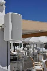 <b>PLAGES LES PALMIERS</b><br />
Installation de diffusion sonore multizones :<br />
Enceintes Electrovoice ZX 90 i W<br />
Amplis Q 44.2 Electrovoice<br />
Processeur Electrovoice DC ONE<br />
