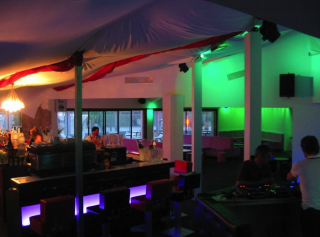 <b>Le Satyn's Toulon</b><br />
Installation D'éclairage ambiance Led3<br />
Installation Automatiques Smart Mac Martin<br />
Installation Systéme Son APG<br />
Création Cabine DJ